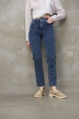 Mom Jean