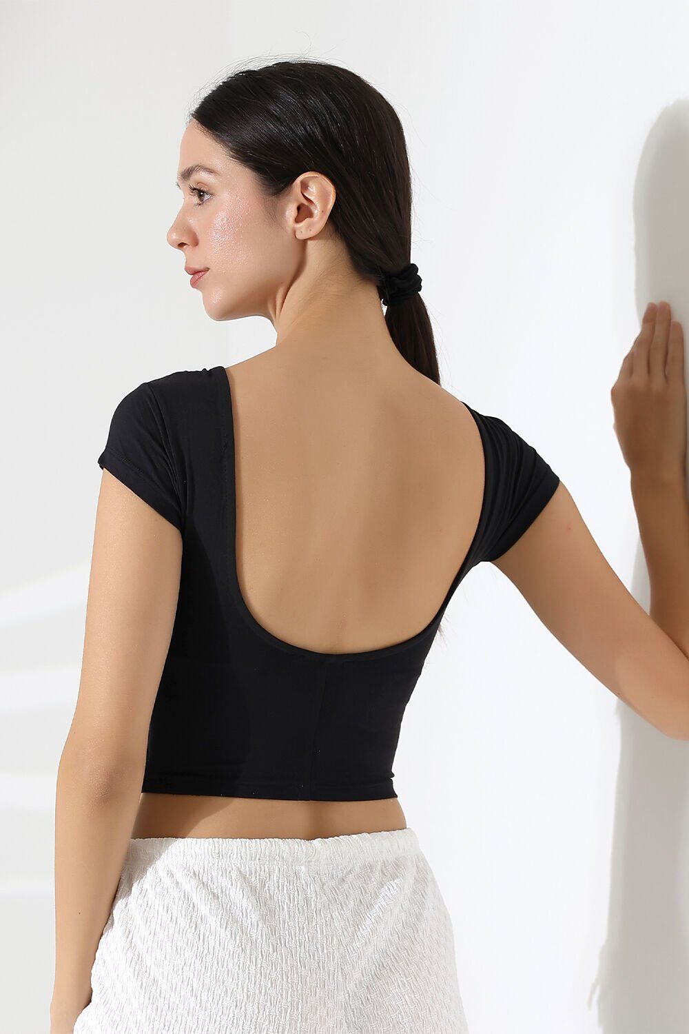 Sırt Dekolteli Crop