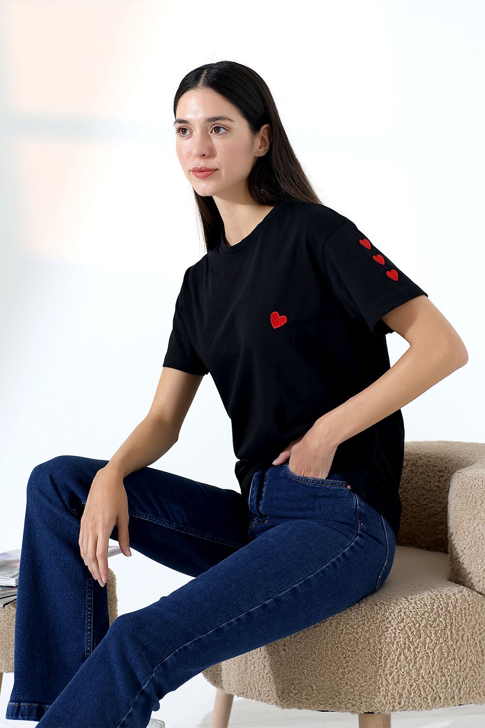 Kalp nakışlı T shirt