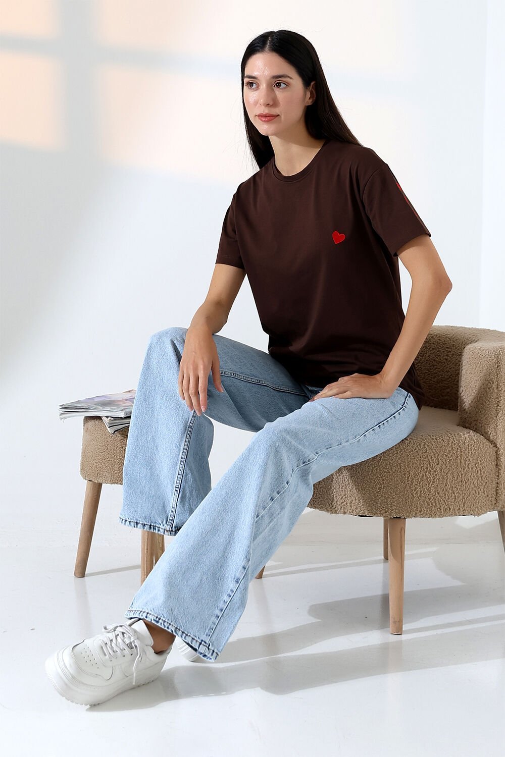 Kalp nakışlı T shirt