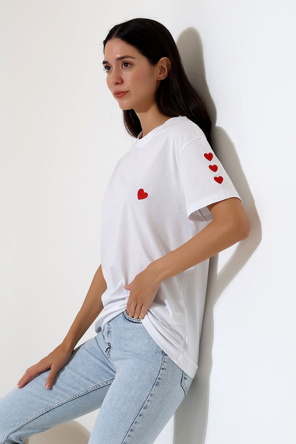 Kalp nakışlı T shirt