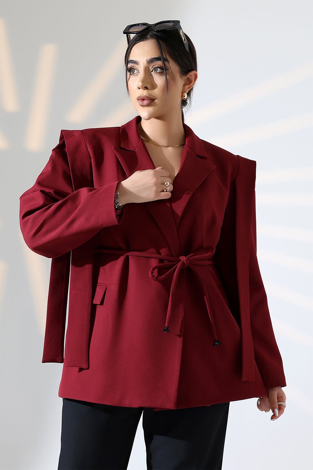 Kolu Sarkıtmalı Blazer Ceket